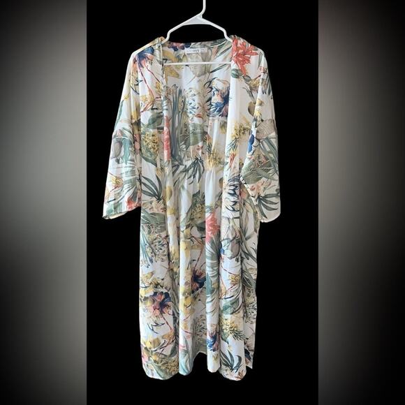 Subtle Luxury Kimono Robe  Womens S/M Sheer Bed to Breakfast Intimate Tropical - Picture 1 of 4